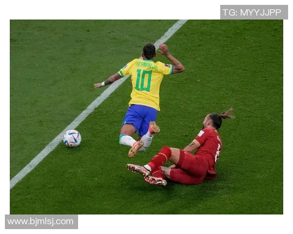 坐佛足球球星场内沉稳如禅场外风采独特引发球迷热议